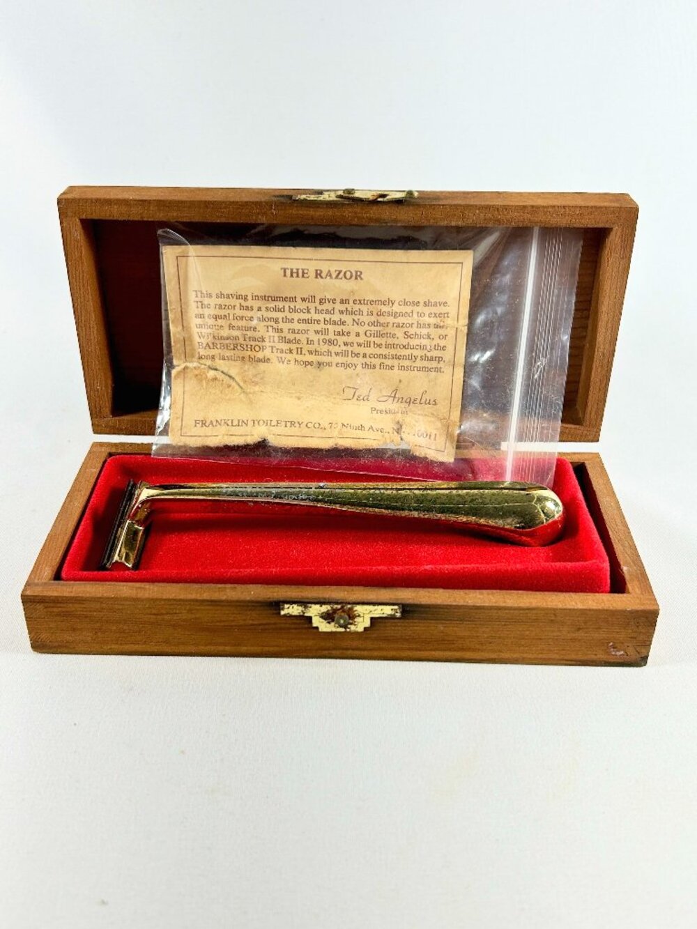 Vintage Barbershop, Old-Fashioned Luxury Razor In Original Box